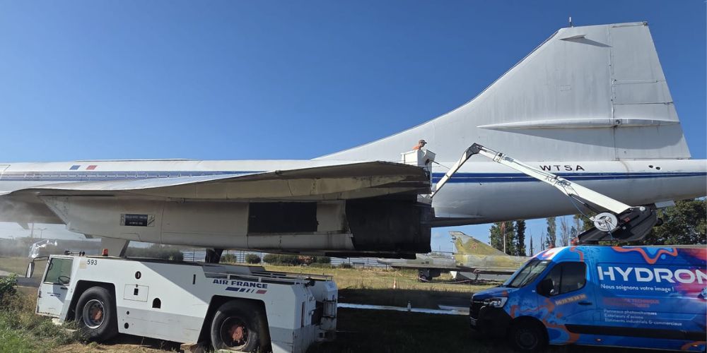 nettoyage d'avion le Concorde par l'entreprise Hydronet